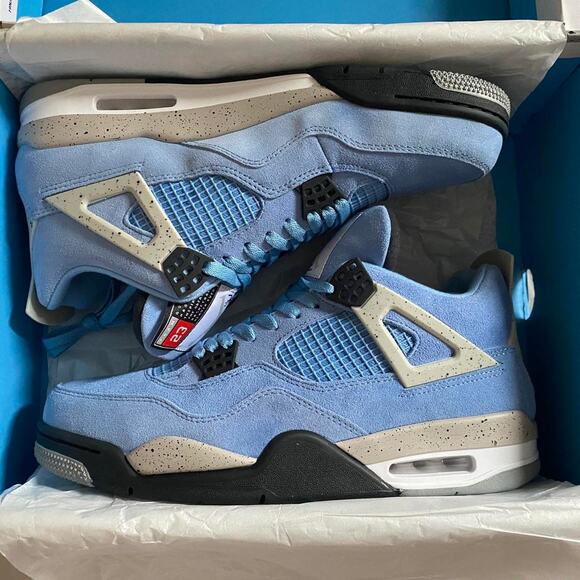 Jordan 4 retro University blue - size 11 M / 12.5 W US / 44 EU - Picture 3 of 5